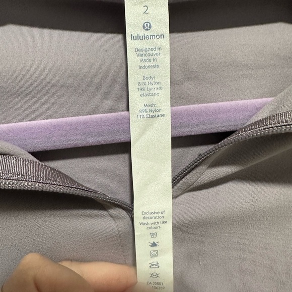 Lululemon Move with Ease Jacket Size 2 Lavender EUC - Picture 7 of 7